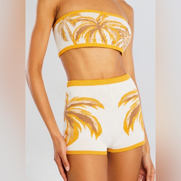 Retrofete 3 piece elegant knit Shorts in White and Yellow with gold accents - Picture 5 of 5